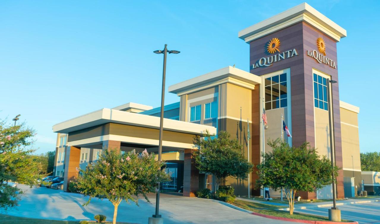 La Quinta By Wyndham Karnes City - Kenedy Exterior photo